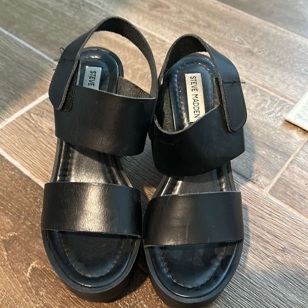 Steve Madden Black wedge